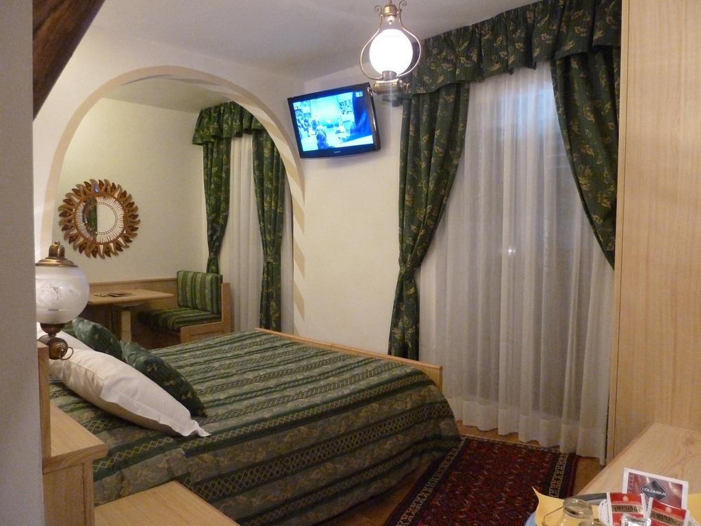 Hotel Ancora Castello-Molina di Fiemme Zimmer foto