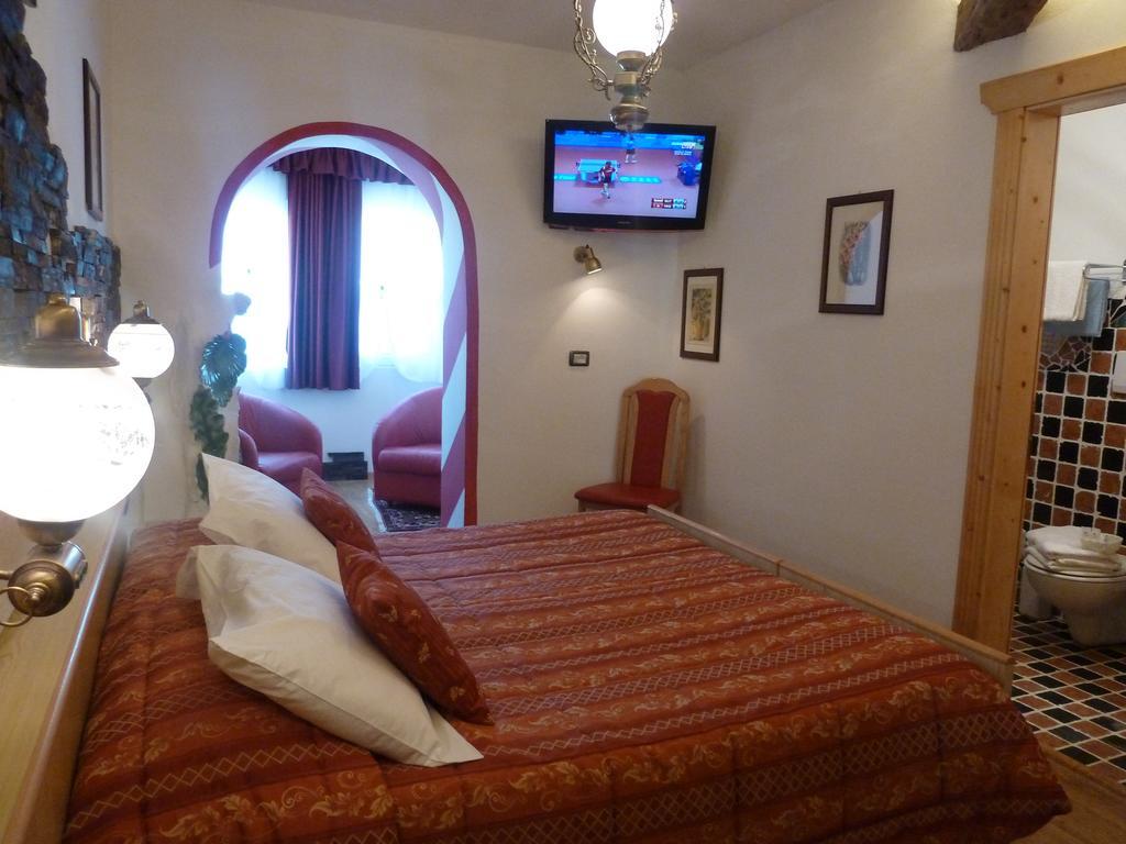 Hotel Ancora Castello-Molina di Fiemme Zimmer foto